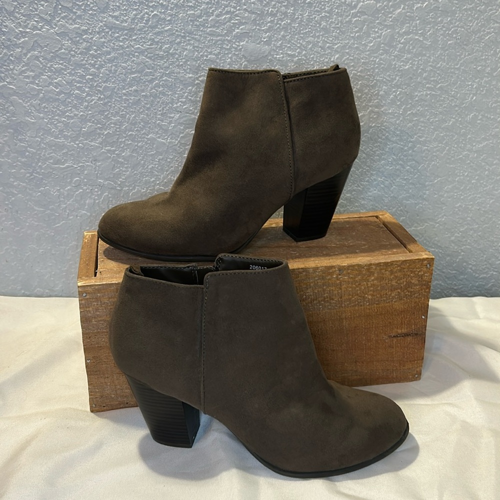 GAP ankle boots